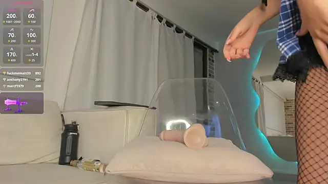 sara_evans02's cam snapshot