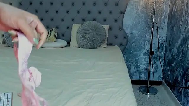 Ramona_Flower's cam snapshot