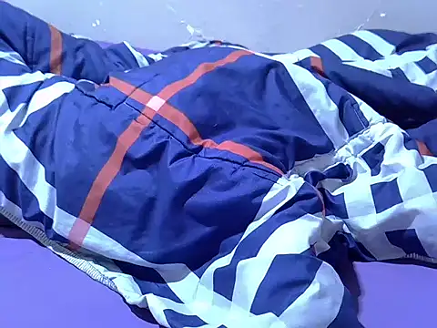 Just_Karu's cam snapshot