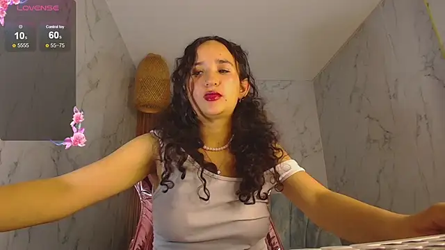 bella_vibess_s's cam snapshot