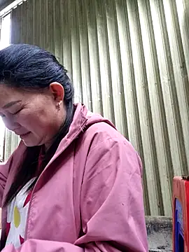 yoowwmr's cam snapshot