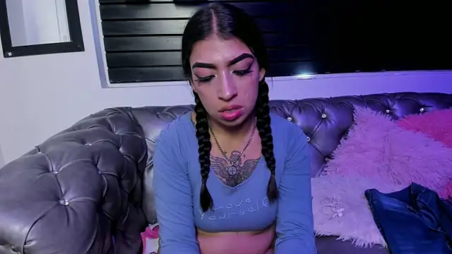 TeennNaugthy18's cam snapshot