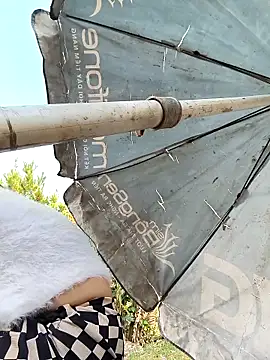 Y-eahi's cam snapshot