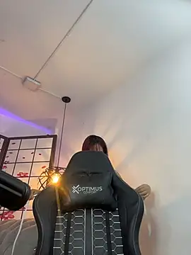 Khloe_Johnson18's cam snapshot