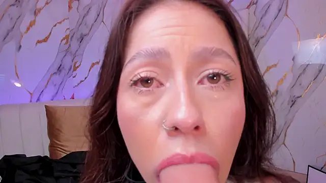 ErikaBenz_'s cam snapshot