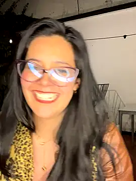 TAMARALEWISMD live sex cam