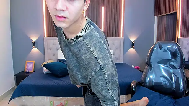 Tommy18__'s cam snapshot