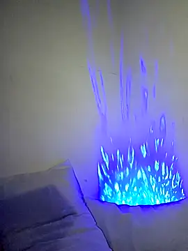 GabySpanic12's cam snapshot