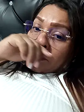 Queen_Annie3's cam snapshot