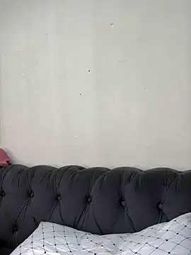 Nicole_Liam_'s cam snapshot