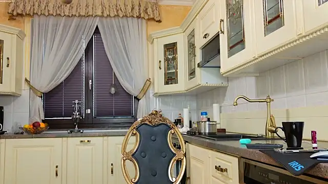 TUNDEROSE1's cam snapshot