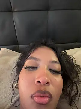 IamCrystal2's cam snapshot