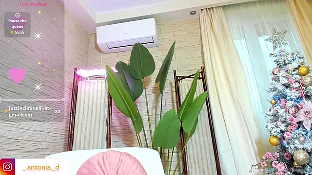 Bella_Posh's cam snapshot