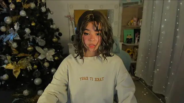 dear_oliviaa_'s cam snapshot