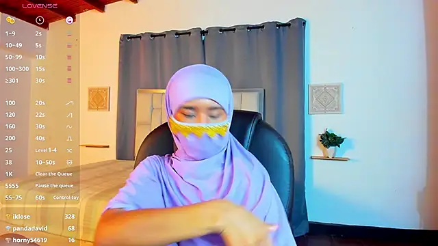 kalila_latif's cam snapshot