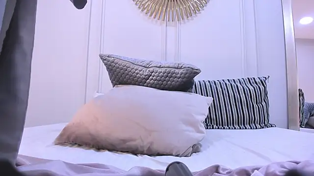 CharlotteBrownn_'s cam snapshot