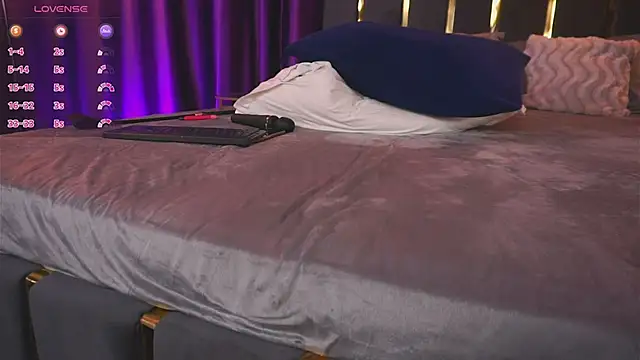 EmpressDesires's cam snapshot