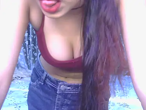 alaviya-19's cam snapshot