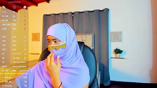 kalila_latif's cam snapshot