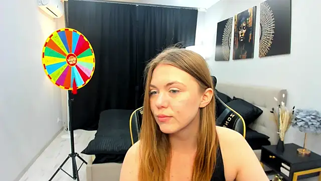 Strawberrye's cam snapshot