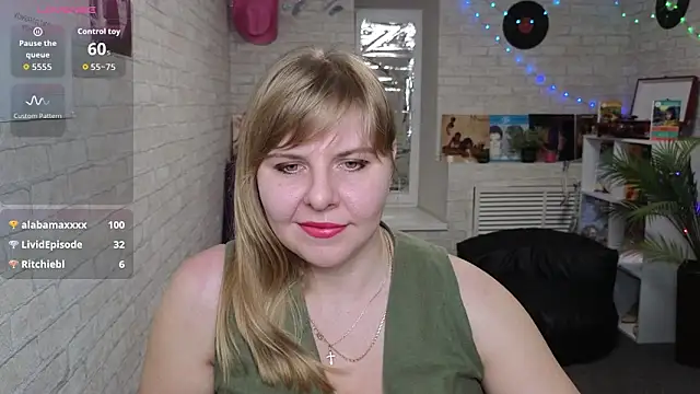 Lexy_Lait's cam snapshot