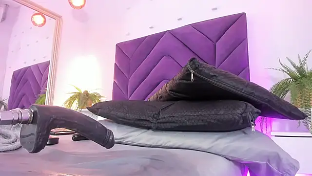 Maddyjohnsonn's cam snapshot