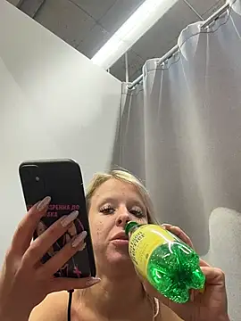 LikaCat's cam snapshot