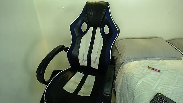 Alaiia___'s cam snapshot