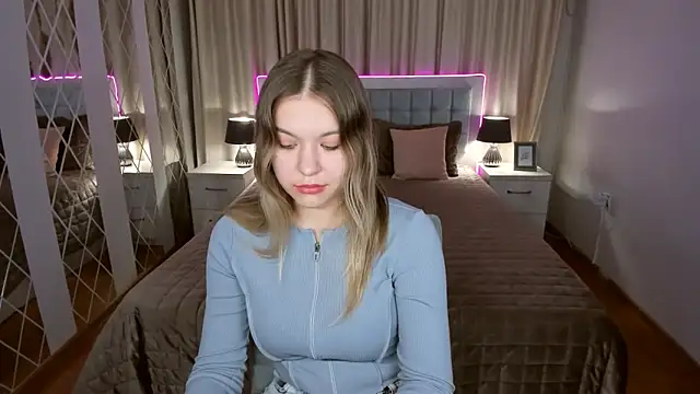 SimaHeaven's cam snapshot