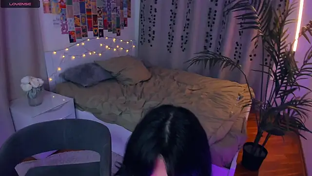 CharimgSabrina's cam snapshot