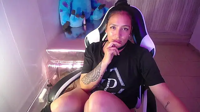 tamara_brown_t's cam snapshot