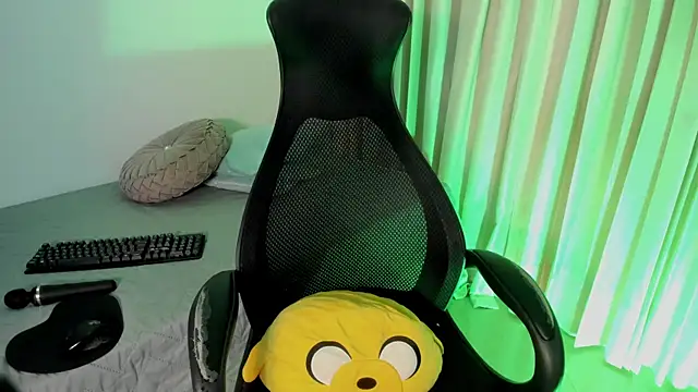 Lilith_Zenith_'s cam snapshot