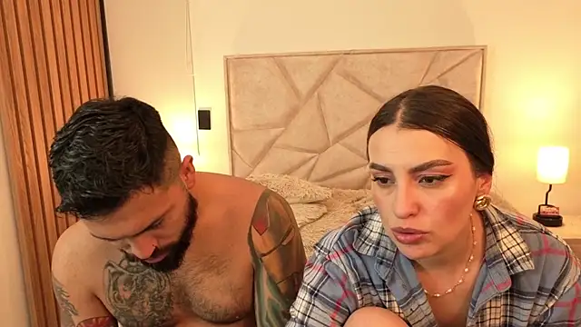 teseo_and_afroditha_'s cam snapshot