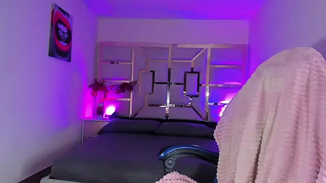 tamara_rouse1's cam snapshot