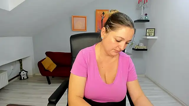 LollaGirl's cam snapshot