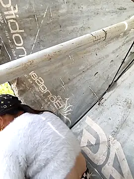 Y-eahi's cam snapshot