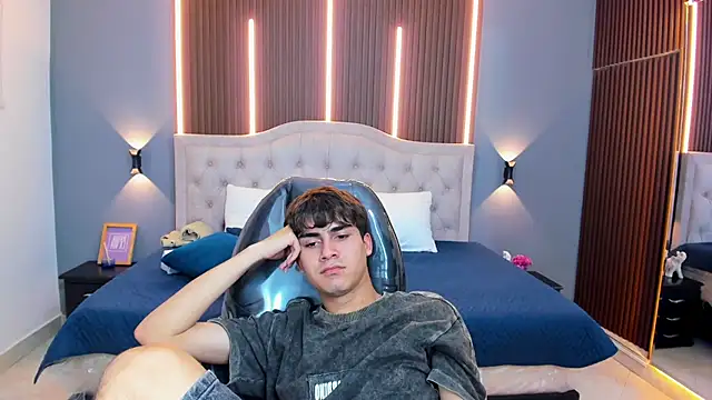 Tommy18__ live sex cam