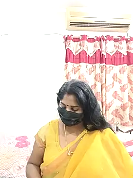 tamil-aunt's cam snapshot