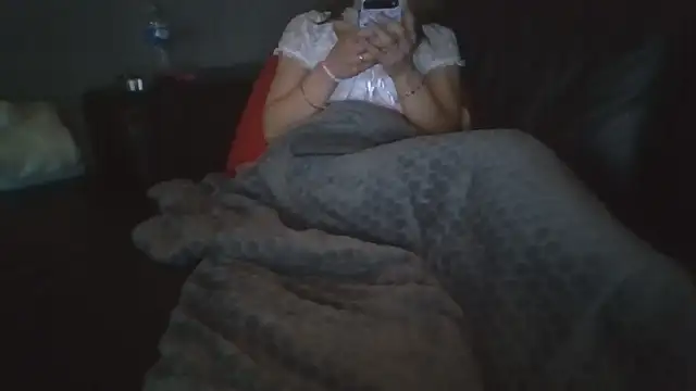 DeeLouLou's cam snapshot