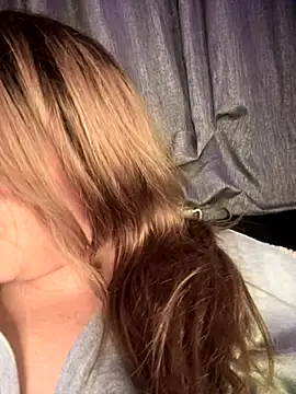 MerlyG's cam snapshot