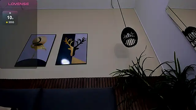 EmillyHarper_'s cam snapshot