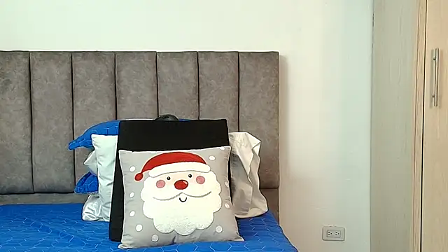 karina_lewis_'s cam snapshot