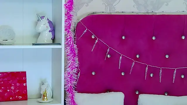 AlexisDevine's cam snapshot