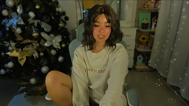 dear_oliviaa_'s cam snapshot