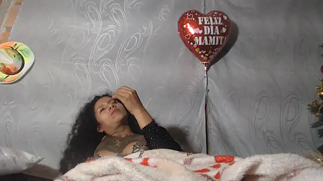 CataleyaRosee's cam snapshot