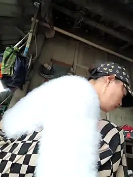 Y-eahi's cam snapshot