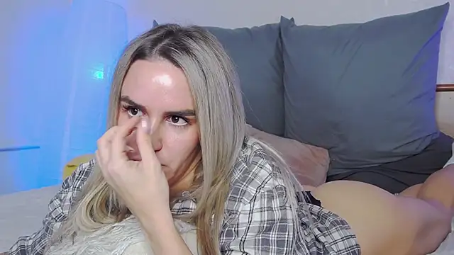 SofiJames's cam snapshot