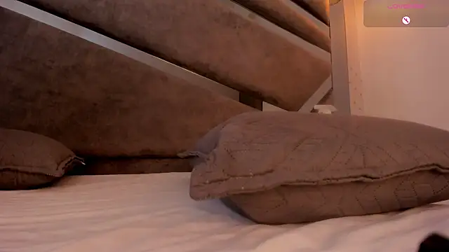 Lilyh_Zulu's cam snapshot