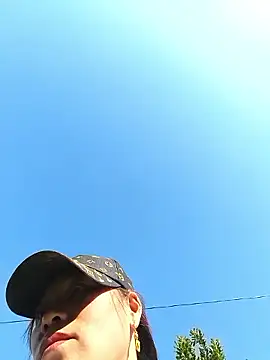 Y-eahi's cam snapshot