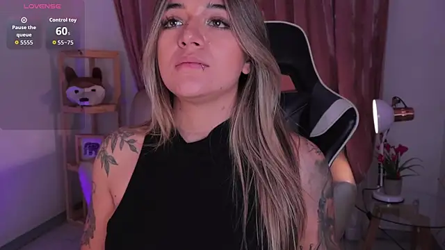 ashleyvalirya's cam snapshot